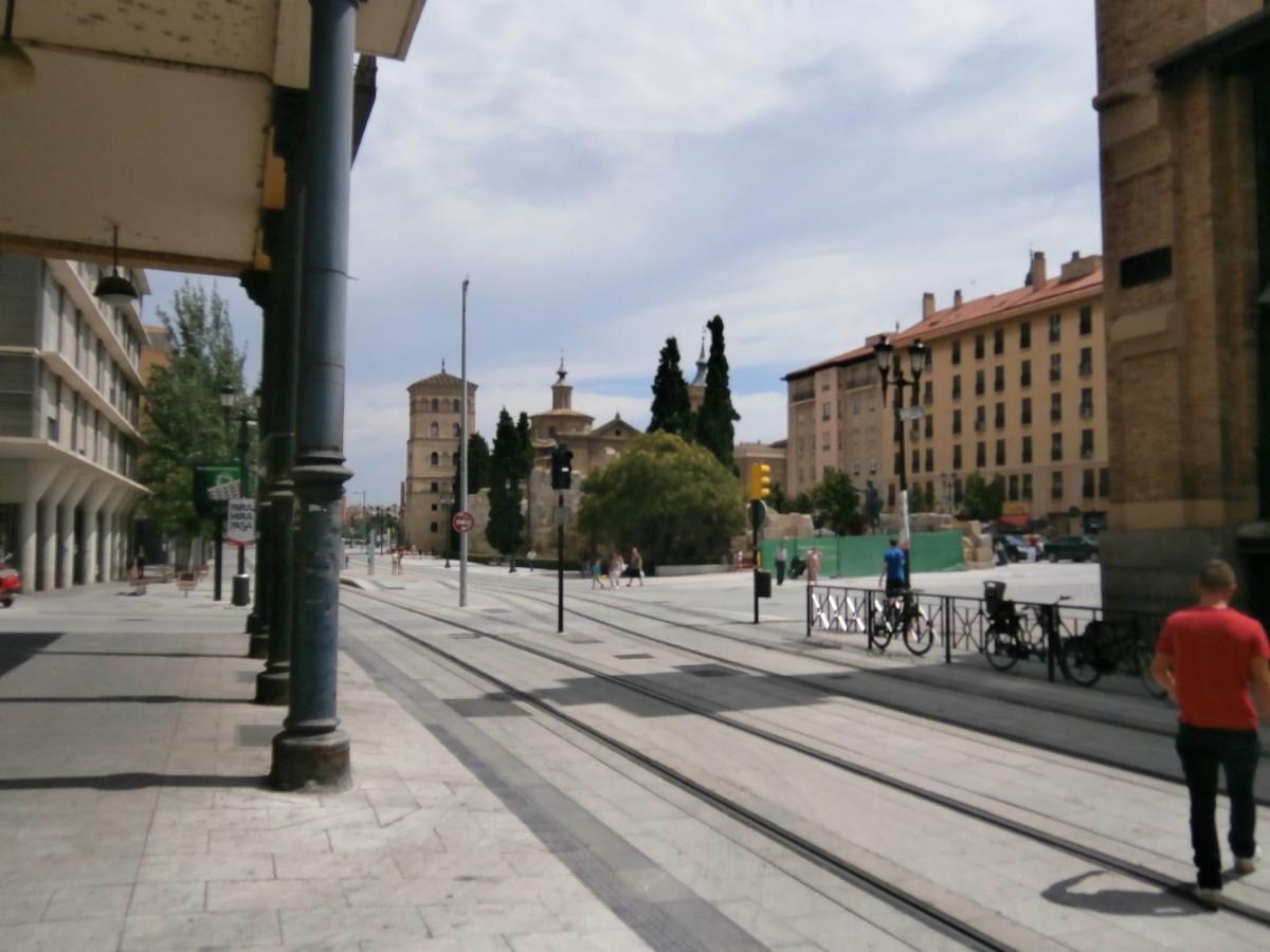 Junto Al Pilar Appartement Zaragoza Buitenkant foto